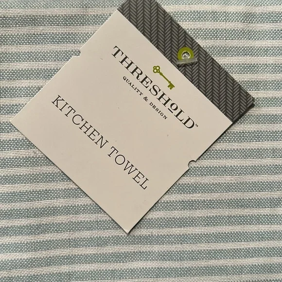 NWT Threshold Kitchen Towels - Picture 3 of 4